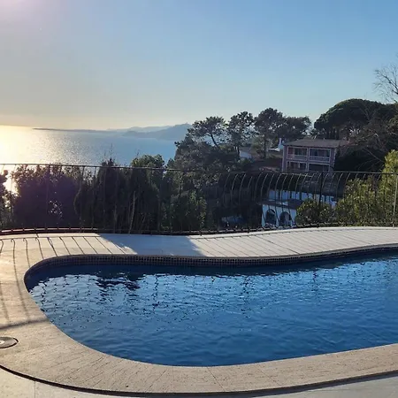 Beachfront - Comfort And Breathtaking Views * 료렛 드 마르