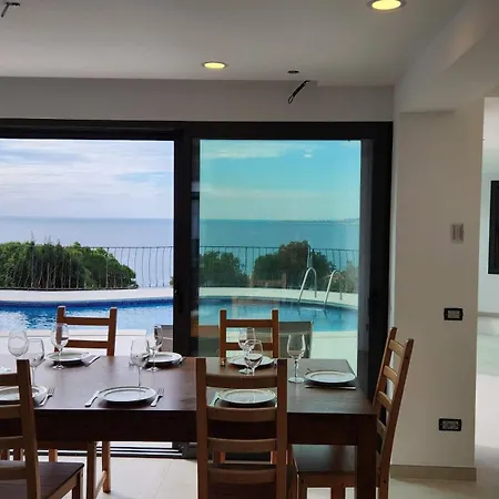 Beachfront - Comfort And Breathtaking Views 료렛 드 마르