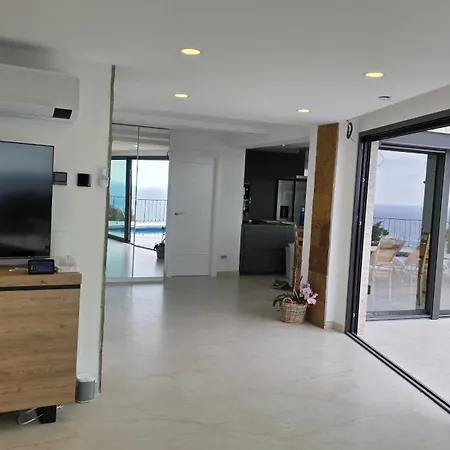 Beachfront - Comfort And Breathtaking Views Villa